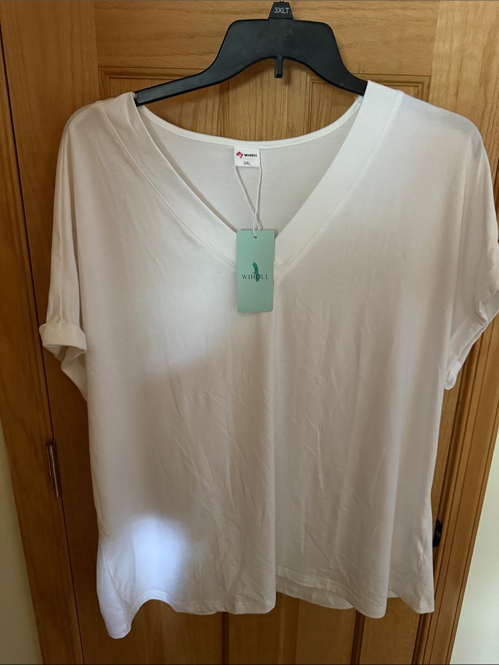 Women's V-Neck Short Sleeve Top in White